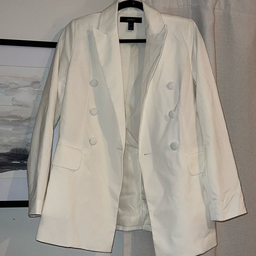 White tuxedo blazer